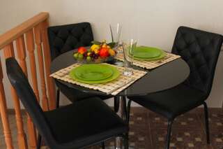 Гостевой дом Guest House on Gia Abesadze Street Тбилиси Бюджетный двухместный номер с 1 кроватью или 2 отдельными кроватями-1