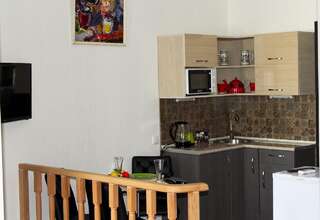 Гостевой дом Guest House on Gia Abesadze Street Тбилиси Бюджетный двухместный номер с 1 кроватью или 2 отдельными кроватями-7